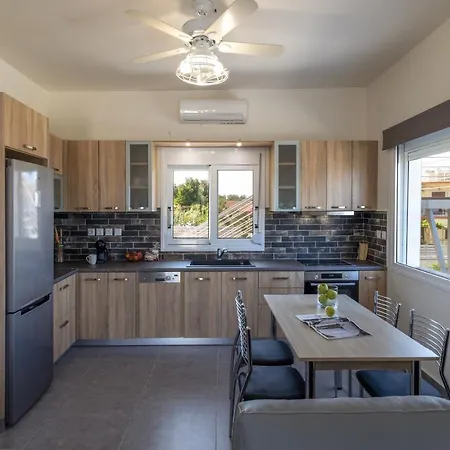 Amy's Seaside Oasis * Argostolion